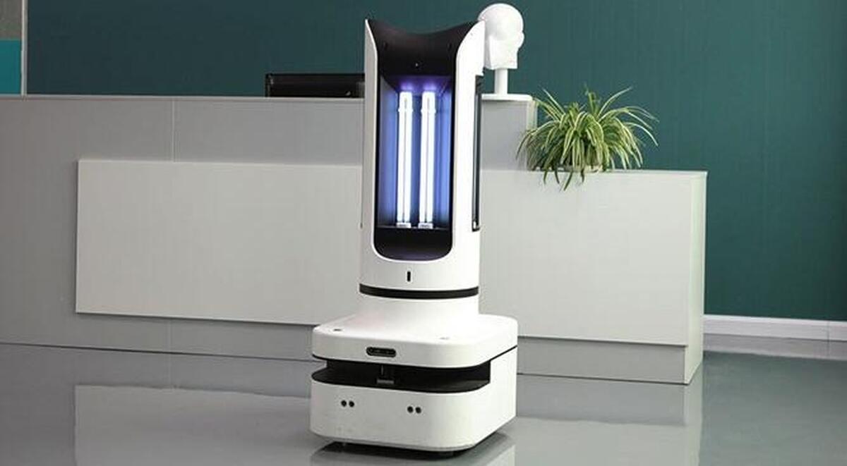 pulsed light disinfection robot for shower