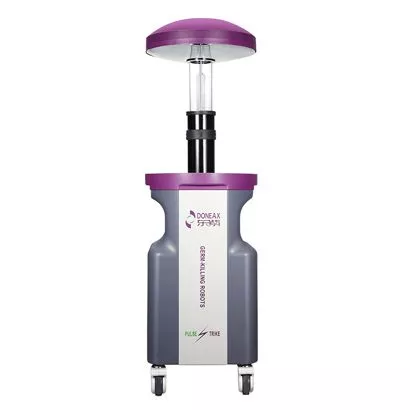 Xenon UV disinfection robot